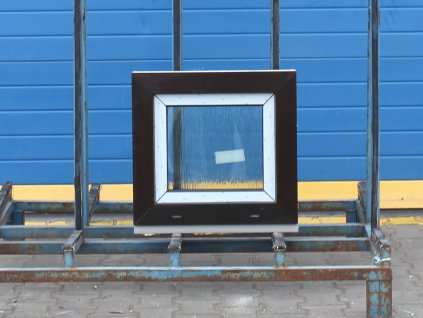 Plastové okno - KNIPPING 76 MD, 560x520 mm, S, schokobraun/bílá  + příslušenství a montážní materiál zdarma