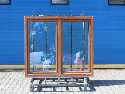 Plastové okno - 1800x1400 mm, O/OS sloupek, zlatý dub/bílá + příslušenství a montážní materiál zdarma