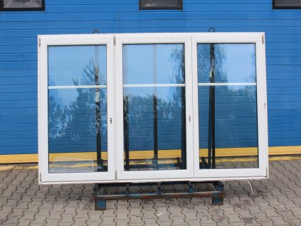 Plastové okno - 2600x1500 mm, OS/OS+O, bílá/bílá + příslušenství a montážní materiál zdarma