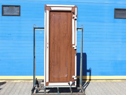 Hliníkové vchodové dveře - CORTIZO 70 Millennium Plus, 900x2000mm, O pravé dovnitř, ořech/ořech + příslušenství a montážní materiál zdarma