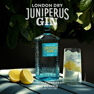 Juniperus. Skutočný zážitok z London Dry Ginu. 🌿🍸 Cítite tú vôňu borievky? Presne tak chutí poctivý, tradičný gin....