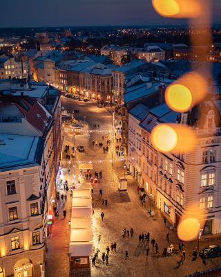 🌟 ADVENTNÍ PROHLÍDKY OLOMOUCE 🌟 Nenechte si při návštěvě vánoční Olomouce ujít jedinečnou možnost mít svátečně vyzdobené...