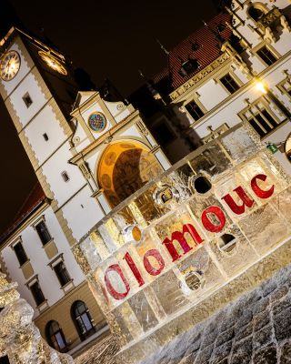 Vzpomínka na letošní Olomoucké masopustní veselí – ledové sochy před radnicí na Horním náměstí 😍 Nečekejte, než ta krása...