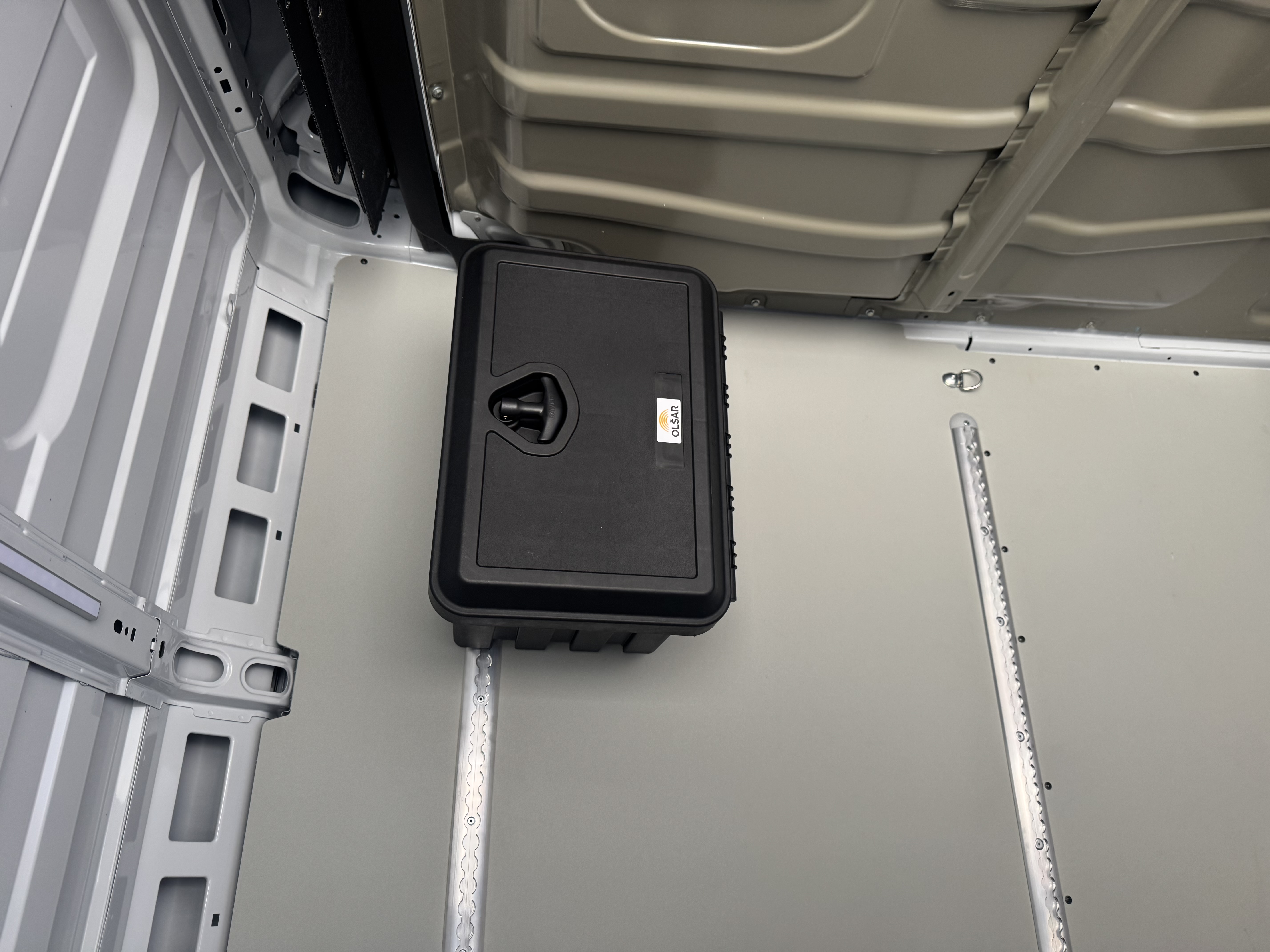 Malý cargo box