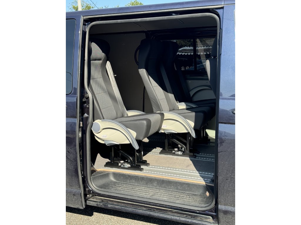 Rozšíření obsaditelnosti - 3x POSUVNÉ SEDADLO UKOTVENÉ V LIŠTÁCH pro Volkswagen Transporter T5 a T6