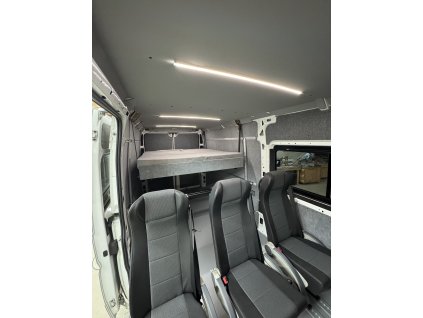 Funkční přestavba s postelí pro Peugeot Boxer