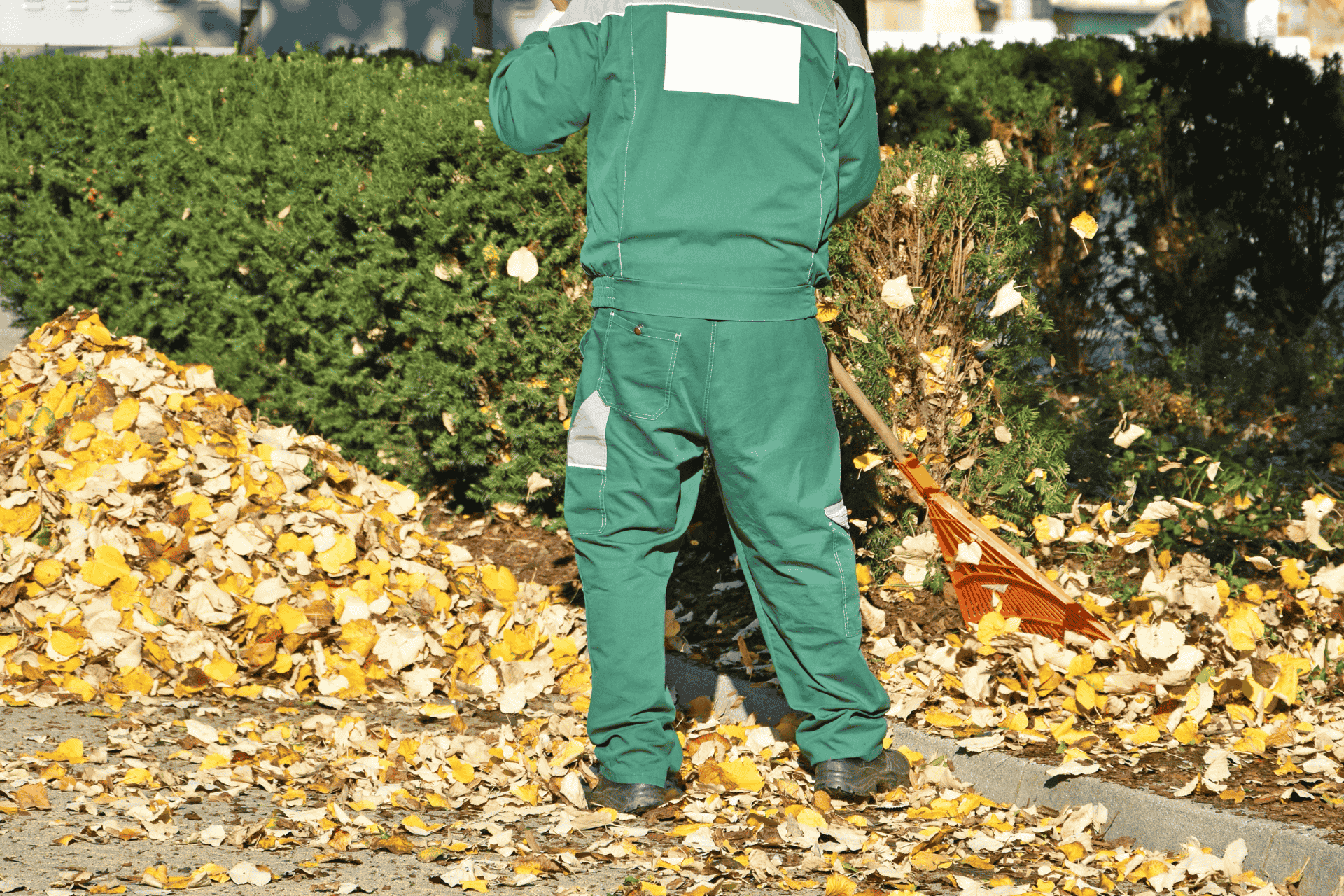 Podzimní pracovní oděvy a OOPP: Jak připravit firemní šatník na chlad, vítr a déšť