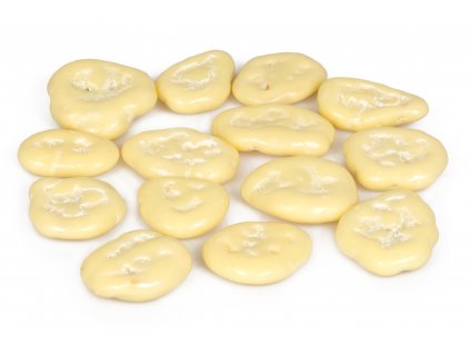 bananove chipsy v jogurtove poleve