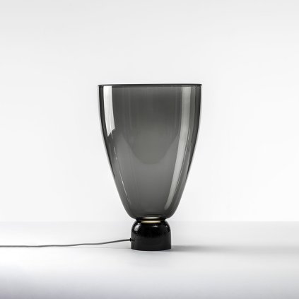 lampa z černého skla