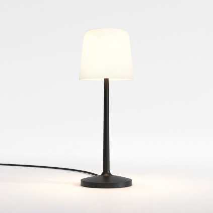moderní lampička na noční stolek