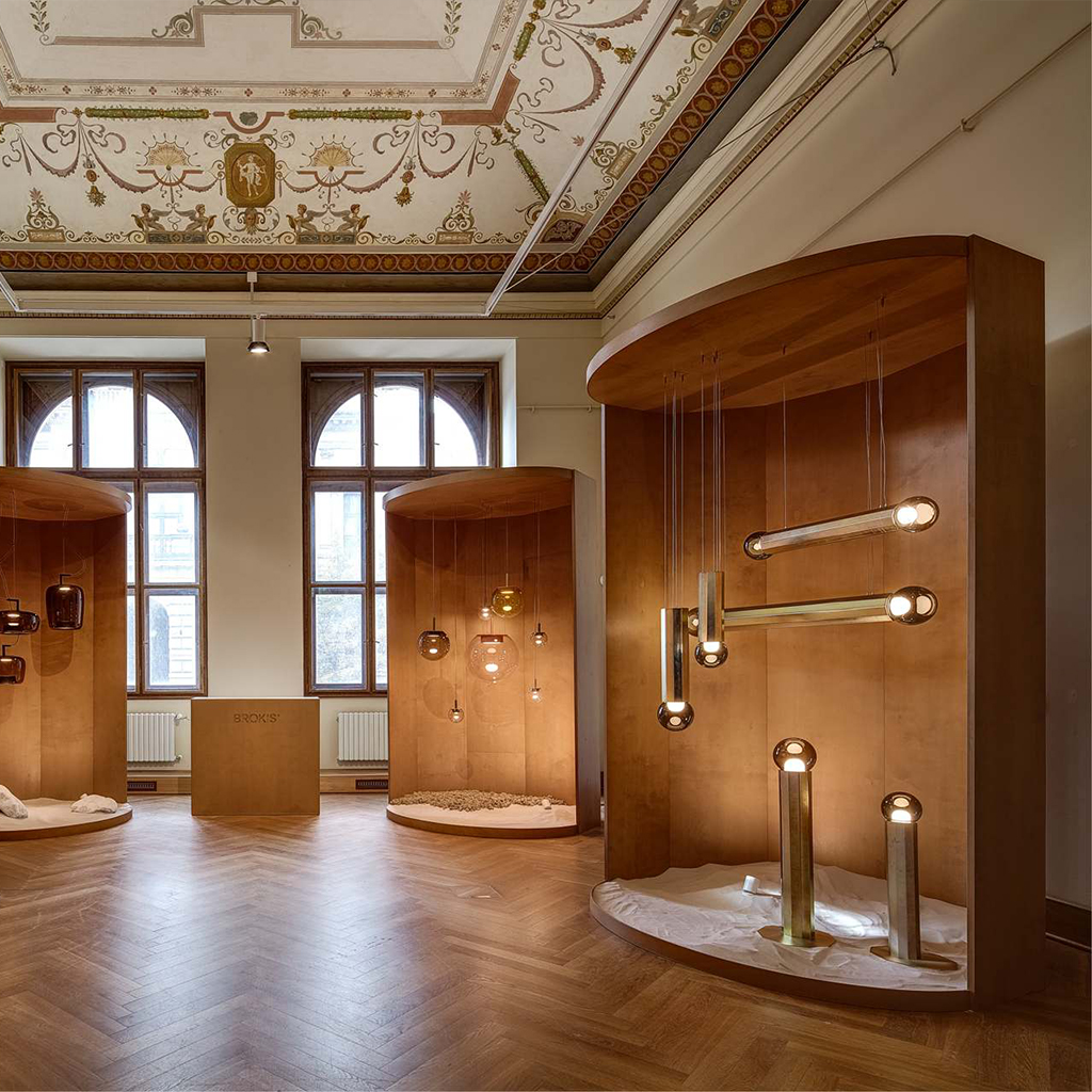 moderní světla do galerie