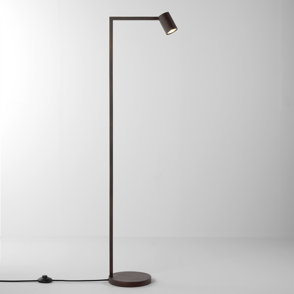 stojací lampa s pravým úhlem