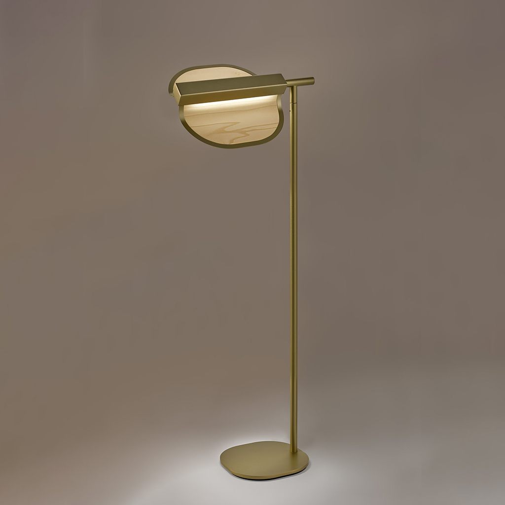 lampa ke čtení ze dřeva