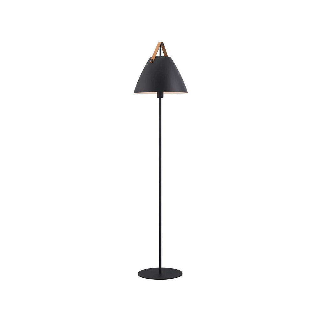 černá stojací lampa