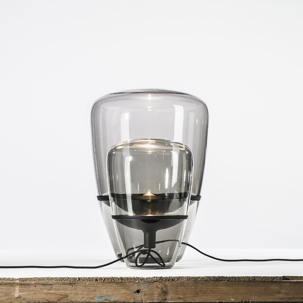 moderní lampa ze skla