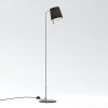 sympatická stojací lampa