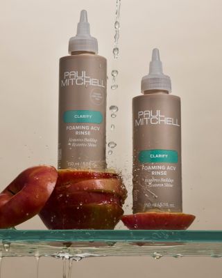 Doplnění řady Clarify o Foaming ACV Rinse. 🍏 Jablečný ocet pomáhá odstranit nežádoucí nánosy z vlasů i pokožky hlavy –...