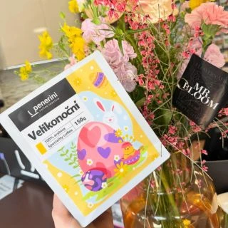 🐣🌸 VELIKONOČNÍ LIMITKA JE TADY! 🌸🐣 Velikonoce nejsou jen o pomlázce a čokoládě… letos voní i po čerstvě pražené výběrové...