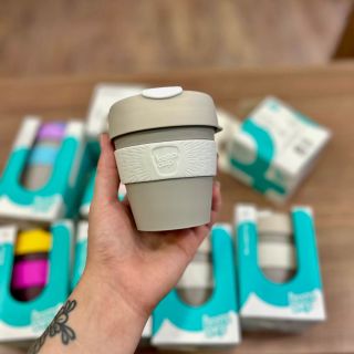 ☕️ Jsou tady! Nové Keep Cupy právě dorazily! 🤍 Stylové, praktické a připravené dělat radost při každé kávě. ♻️✨ Mrkněte na...