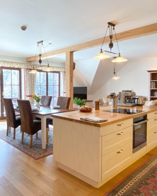 Ano, je trošku divné Vám na cukrářský profil dávat fotky nějakého apartmánu, ale já Vám o něm prostě musím říct! Na Šumavu...