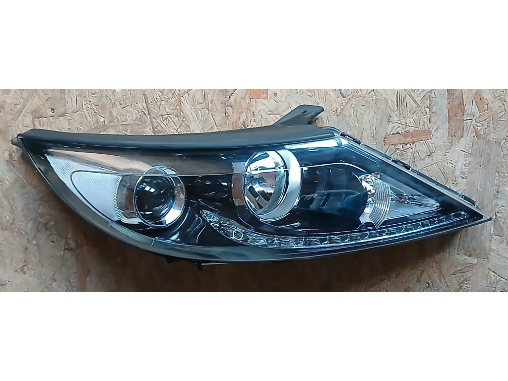 Světlomet pravý přední  Kia Sportage lll 92102-3U250