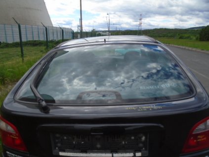 Sklo kufru  Renault Megane  1996-2003