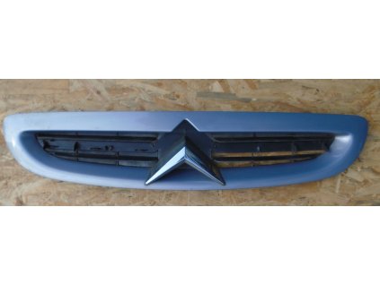 Přední  mřížka Citroen Xsara  2000-2005  9637079777