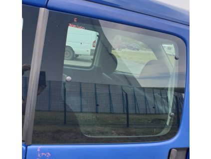 Zadní sklo pravé nestahovací uprostřed Citroen Berlingo 2002-2008