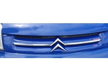 Přední  mřížka úzká Citroen Berlingo 2002-2008 s logem barva KPVB
