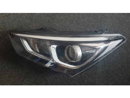 Světlomet pravý přední Hyundai Santa Fe xenon 92102-2WXXX