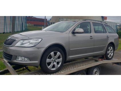 Škoda Octavia TSI objem 1390, r.v.2009, kód motoru CAXA, barva 9202