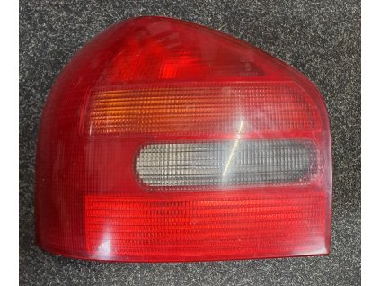 Světlo zadní levé AUDI A3, 8L0945095A