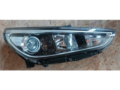 Světlomet pravý přední Hyundai i30 III 2016-2018 92102-G4020