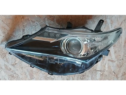 Světlomet levý přední Toyota Auris 89907727