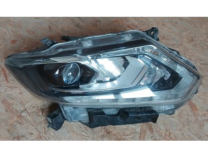 Světlomet pravý přední Nisan X-Trail T32