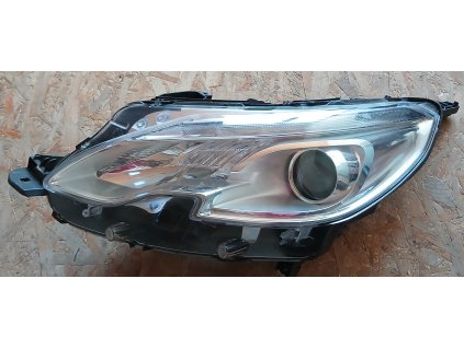 Světlomet levý přední Peugeot 2008 l 9677810180, 90015175 Valeo