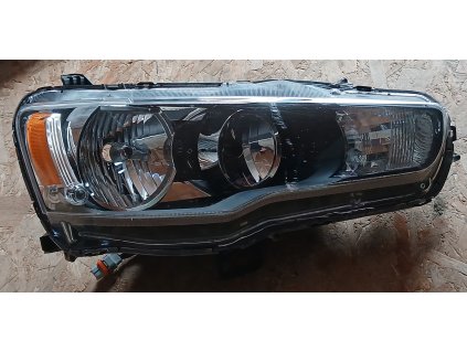 Světlomet pravý přední Mitsubishi Lancer VIII CY0, 8301C3-38