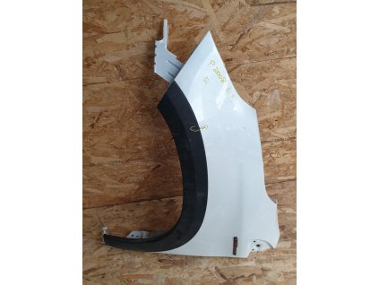 Blatník PEUGEOT 2008 s lemem Levý přední defekt držáku