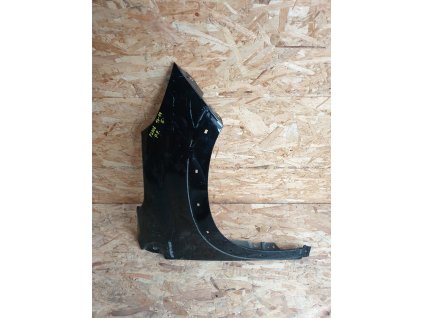 Blatník PEUGEOT 2008 na lem Pravý přední 16-19 poškrábaný lehce promáčklý