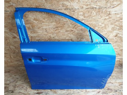 Dveře pravé přední PEUGEOT 208 II 2 defekt lemu