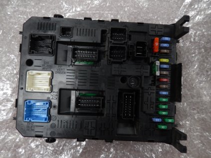 Modul BSI Johnson Controls Peugeot 308,3008,Partner/Citroen Berlingo č. 04EV K01-00301012 č. 967847688001