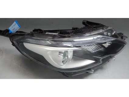 Světlomet pravý  přední Peugeot 2008 LED   2013-      9825313680