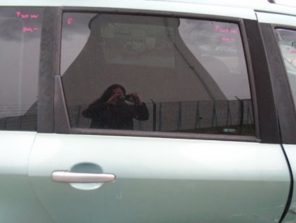 Přední sklo pravé stahovací Peugeot 307 SW Sport  r.v.2004
