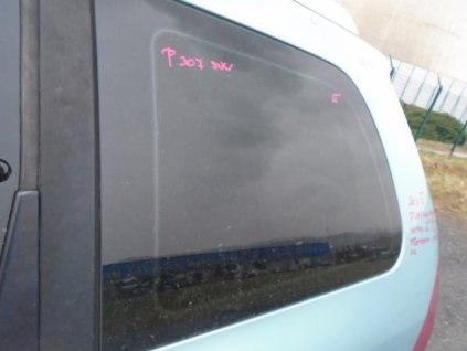 Zadní boční sklo levé neposuvné Peugeot 307 SW Sport  r.v.2004