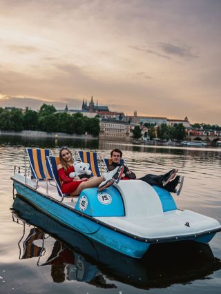 🇬🇧 Chill, relax, take it easy. 😎 But watch out — the figure skating storm is coming. ⚡️⛸️ And very soon. We’re really...