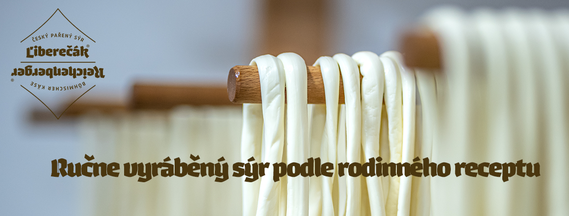 Ručně vyráběný sýr podle rodinného receptu