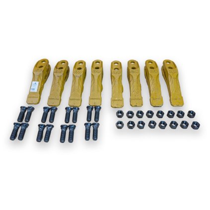 8x 332.C4388+SM Sada zub vidlicový čelní, zesílený JCB 3CX/4CX, 8x vč. spoj. materiálu