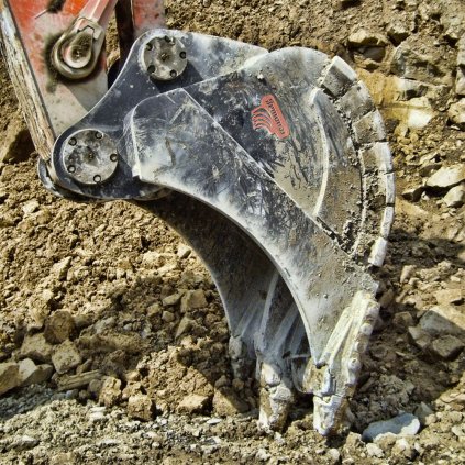 B13 1800 XXHD RA Lžíce skalní ryprová 1800 mm pro HITACHI EX1200