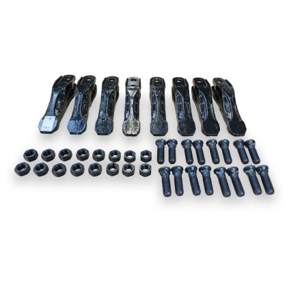 8x 332.C4388+SM Sada zub vidlicový čelní, zesílený JCB 3CX/4CX, 8x vč. spoj. mat.