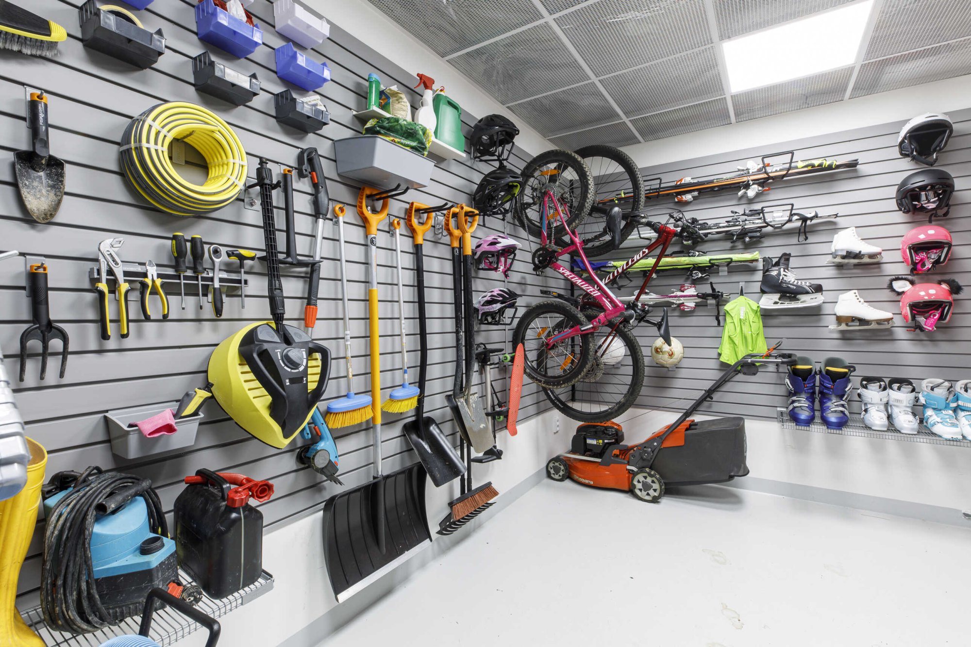 Wie kann man die Unordnung im Keller oder in der Speisekammer beseitigen?